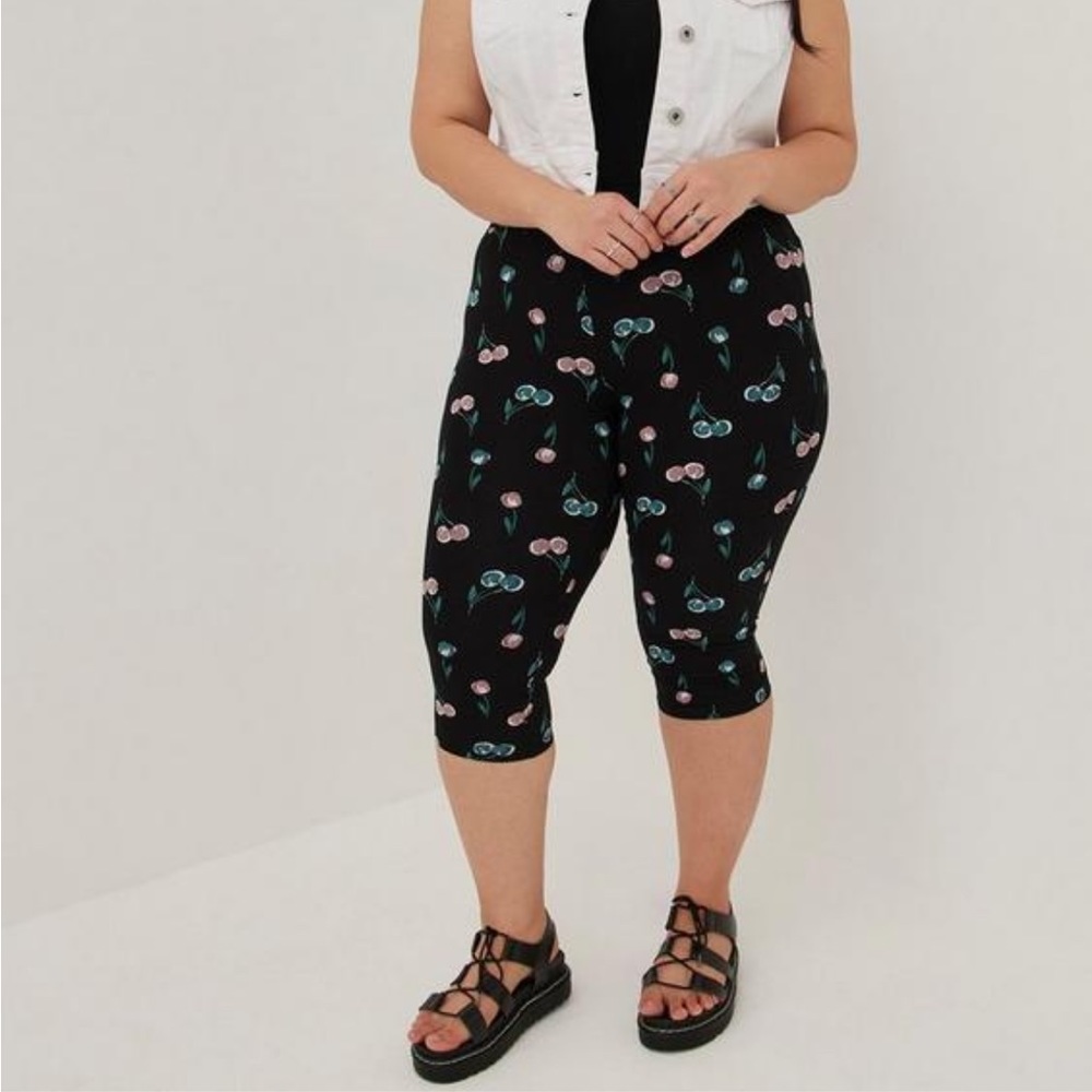 Pedal Pusher Signature Waist
Liquid Legging
